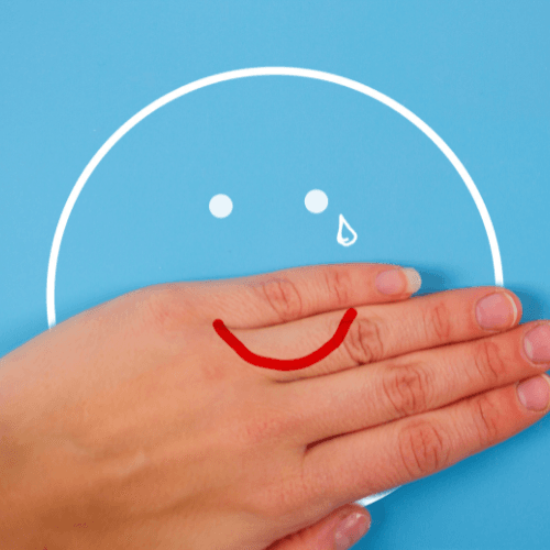 ما وراء قناع الاكتئاب المبتسم.. "الوجه المظلم للضحك" 2 اخفاء الحزن بابتسامة مزيفة