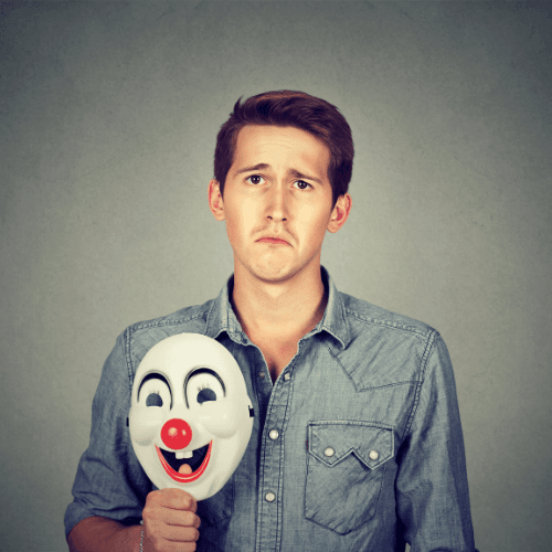 ما وراء قناع الاكتئاب المبتسم.. "الوجه المظلم للضحك" 7 الاكتئاب المبتسم وراء قناع الابتسامة